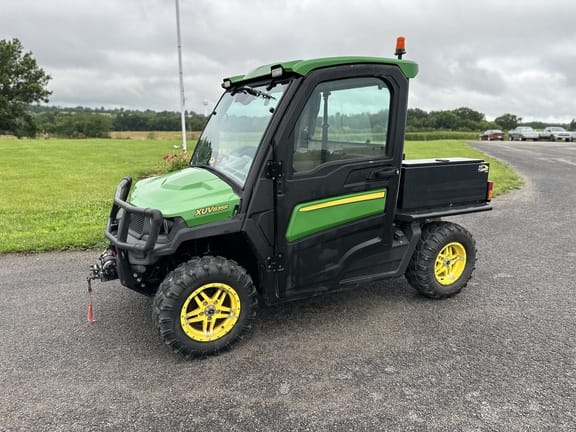 2018 John Deere XUV 835R Equipment Image0