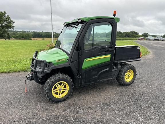 Image of John Deere XUV 835R Primary image