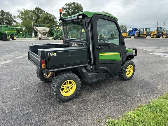 Image of John Deere XUV 835R equipment image 4