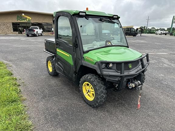 Image of John Deere XUV 835R equipment image 1