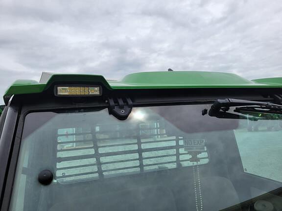 Image of John Deere XUV 835R equipment image 3