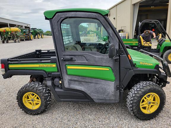 Image of John Deere XUV 835R Primary image