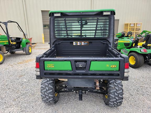 Image of John Deere XUV 835R equipment image 1