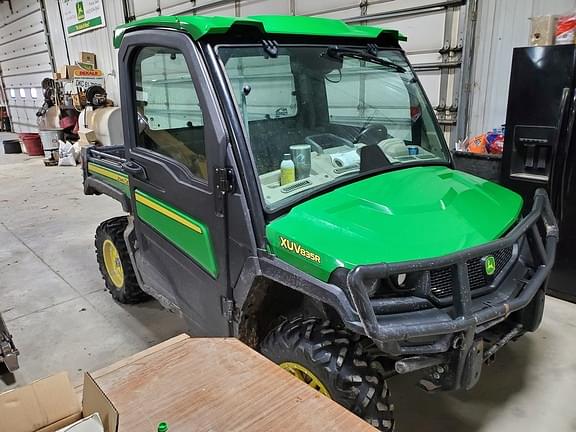 Image of John Deere XUV 835R equipment image 1