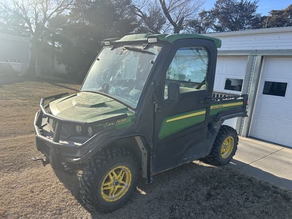 Image of John Deere XUV 835R equipment image 2
