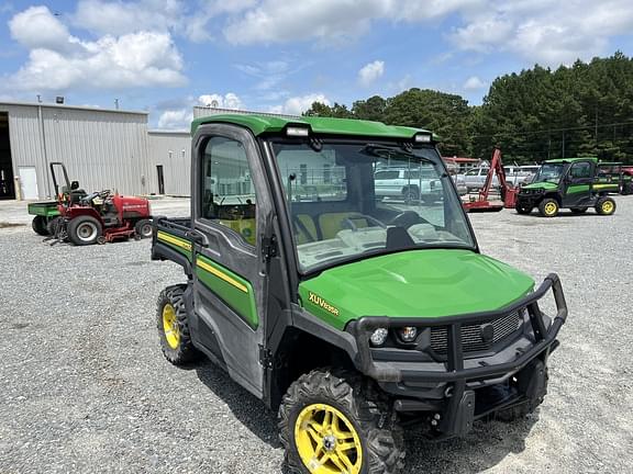 Image of John Deere XUV 835R equipment image 4