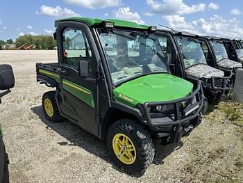 2018 John Deere XUV 835R Equipment Image0