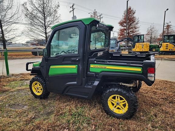 Image of John Deere XUV 835R equipment image 3