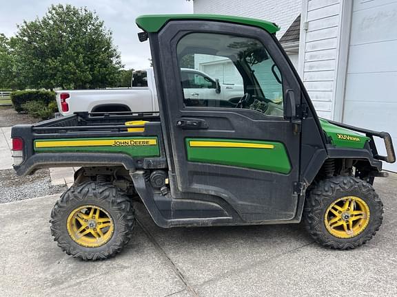 Image of John Deere XUV 835R equipment image 1