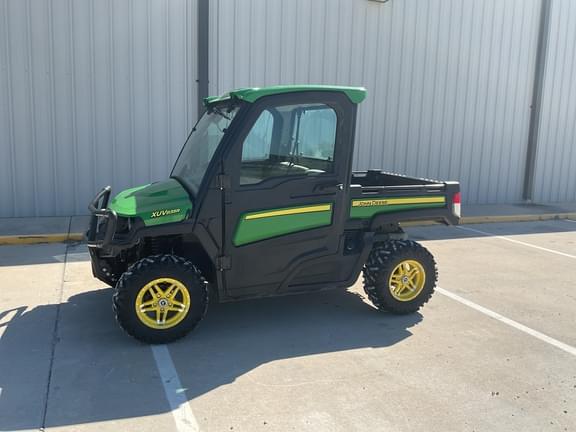Image of John Deere XUV 835R equipment image 2
