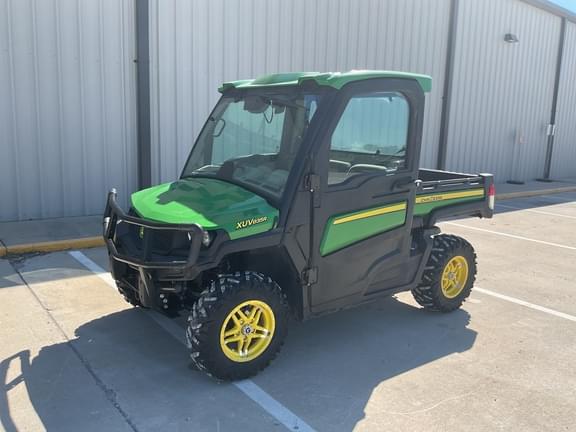 Image of John Deere XUV 835R equipment image 3