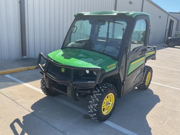 Image of John Deere XUV 835R equipment image 4