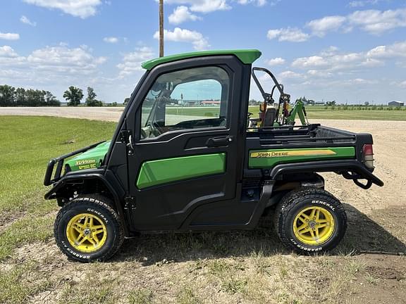 Image of John Deere XUV 835R equipment image 3