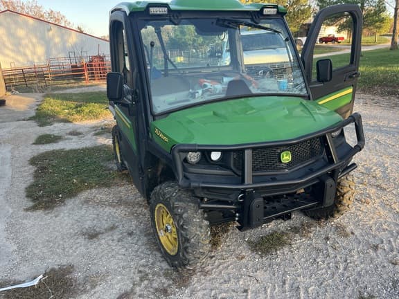 Image of John Deere XUV 835R equipment image 3