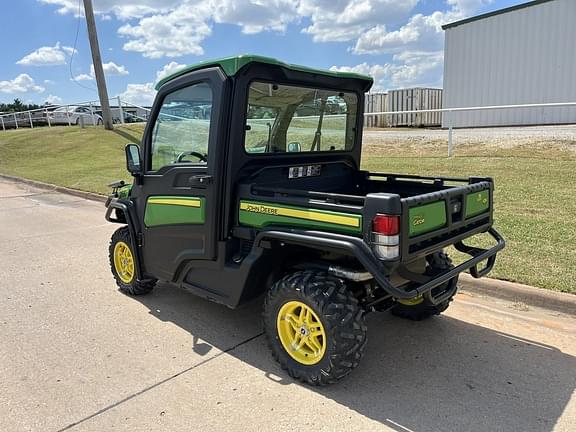 Image of John Deere XUV 835R equipment image 2