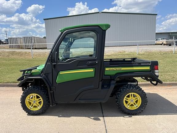 Image of John Deere XUV 835R equipment image 1