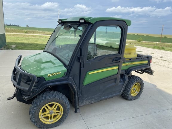 Main image John Deere XUV 835R