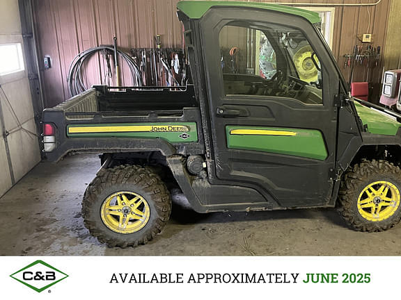 Image of John Deere XUV 835R Primary image