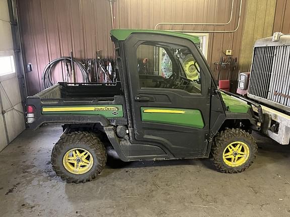 Image of John Deere XUV 835R equipment image 1