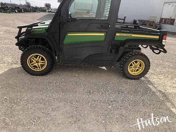 Image of John Deere XUV 835R equipment image 3