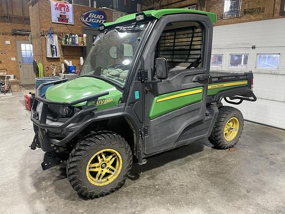 Image of John Deere XUV 835R equipment image 1