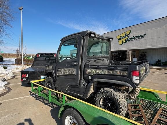 Image of John Deere XUV 835R equipment image 2