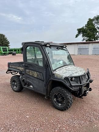 Image of John Deere XUV 835R equipment image 1