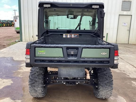 Image of John Deere XUV 835R equipment image 4