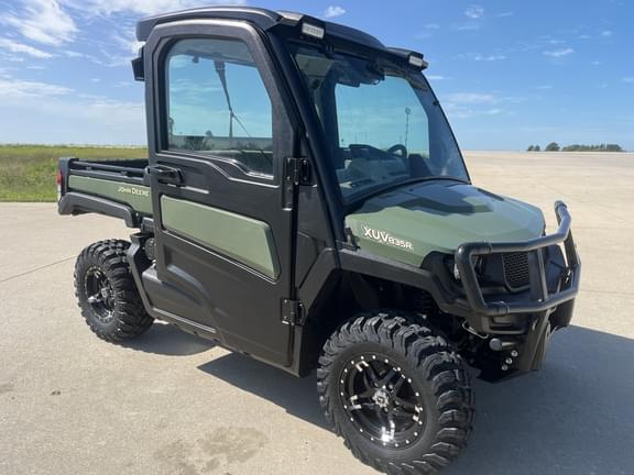Image of John Deere XUV 835R Primary image