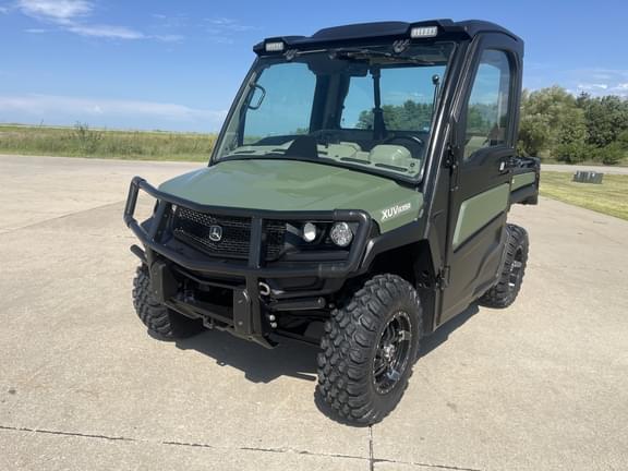 Image of John Deere XUV 835R equipment image 4