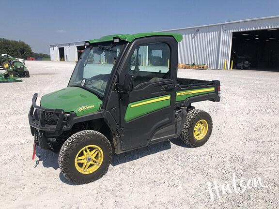 Image of John Deere XUV 835R equipment image 1