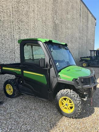 2018 John Deere XUV 835R Equipment Image0