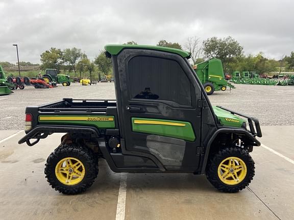 Image of John Deere XUV 835R equipment image 4