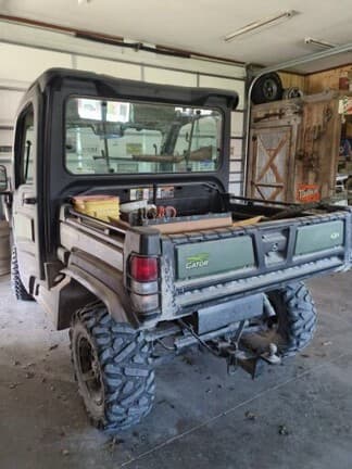 Image of John Deere XUV 835R equipment image 2