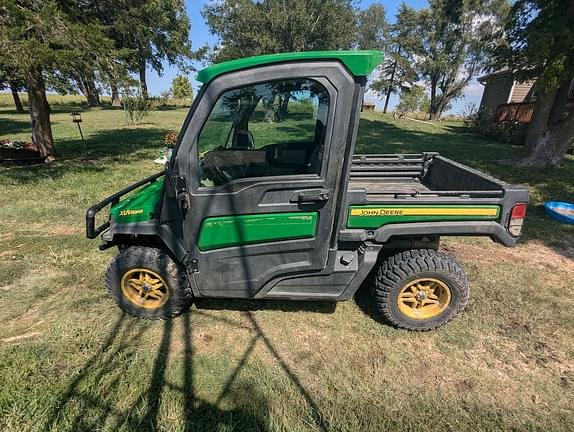 Image of John Deere XUV 835R equipment image 1