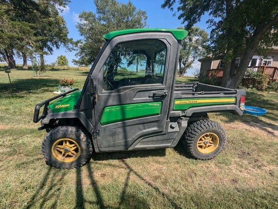 Main image John Deere XUV 835R