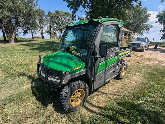 Image of John Deere XUV 835R equipment image 2