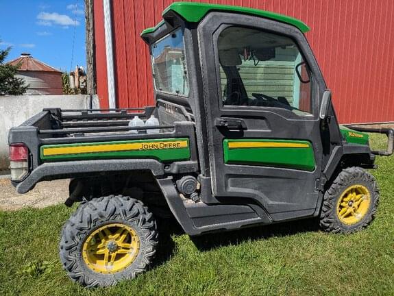 Image of John Deere XUV 835R equipment image 2