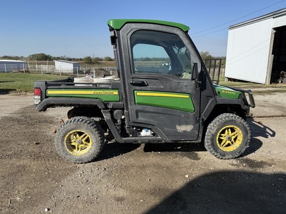 2018 John Deere XUV 835R Equipment Image0