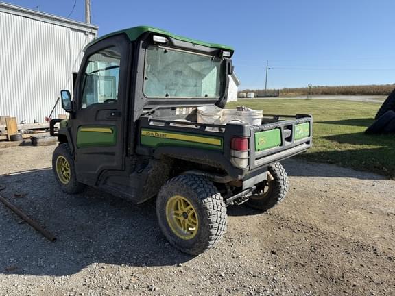 Image of John Deere XUV 835R equipment image 4