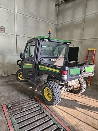 Image of John Deere XUV 835R equipment image 2