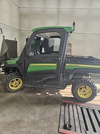 Image of John Deere XUV 835R equipment image 1