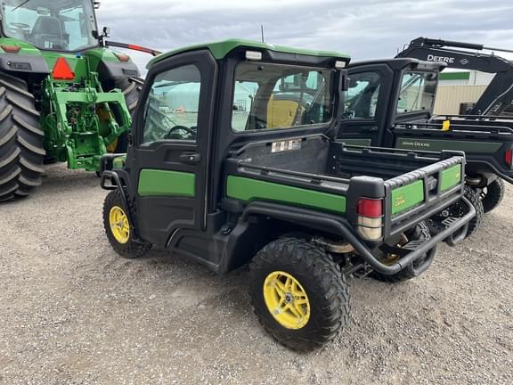 Image of John Deere XUV 835R equipment image 3