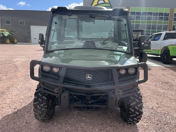 Image of John Deere XUV 835R equipment image 1