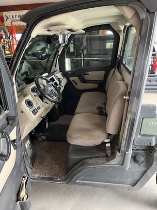 Image of John Deere XUV 835R equipment image 4