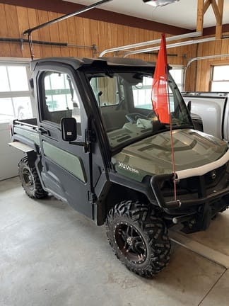 2018 John Deere XUV 835R Equipment Image0