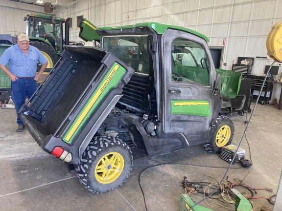 Main image John Deere XUV 835R