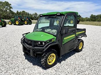 2018 John Deere XUV 835R Equipment Image0