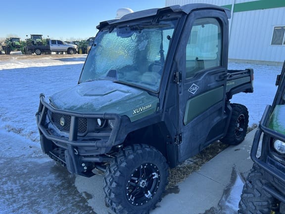 Main image John Deere XUV 835R