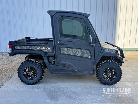 Image of John Deere XUV 835R Image 1